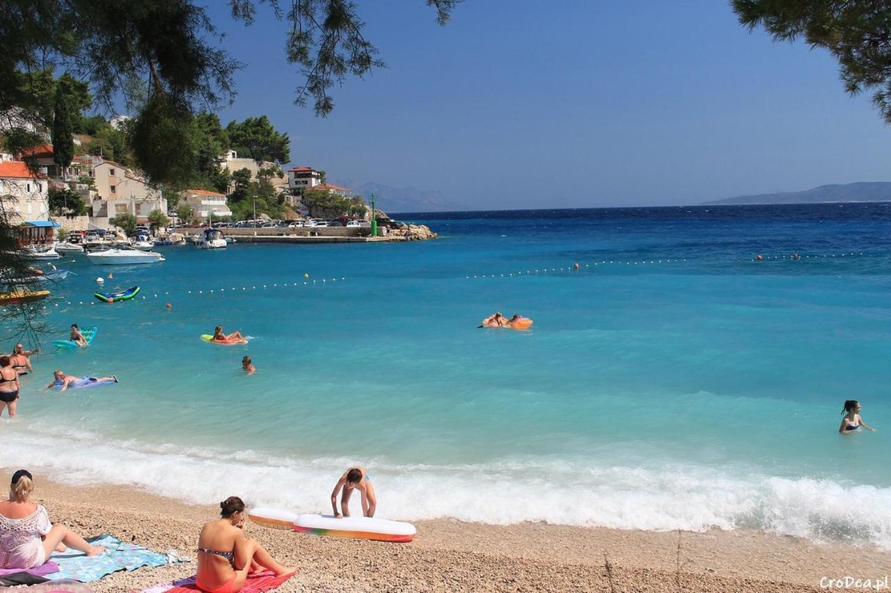 Family Beach Rooms Omis Bagian luar foto